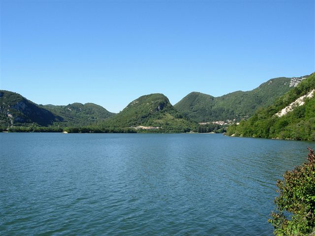 le lac de barrage de Coiselet